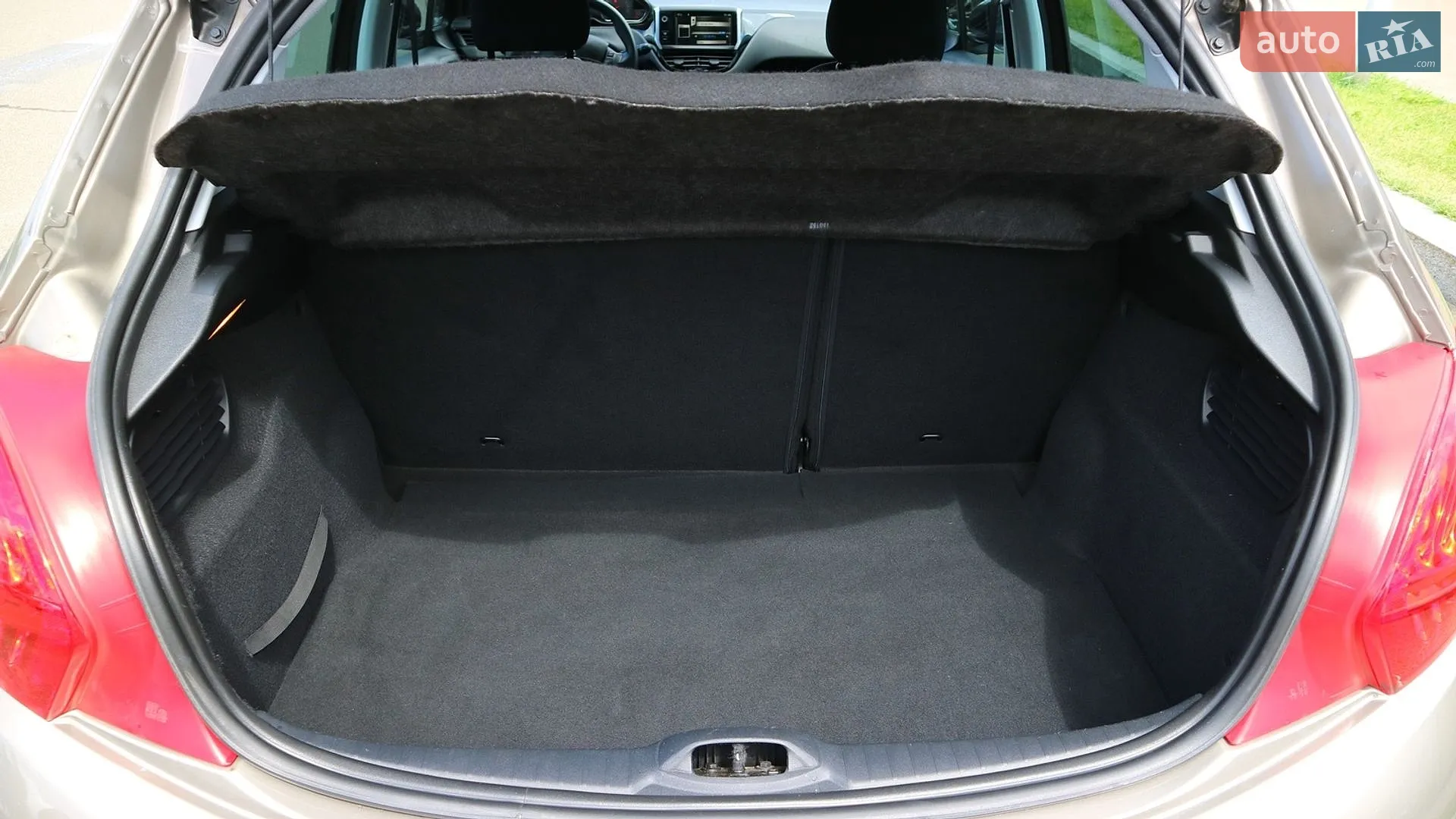 2013 Peugeot 208 - мініатюра 10