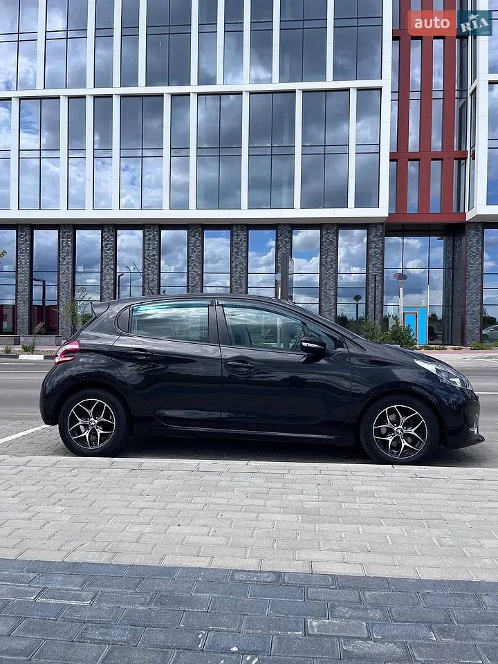 2013 Peugeot 208 - мініатюра 9