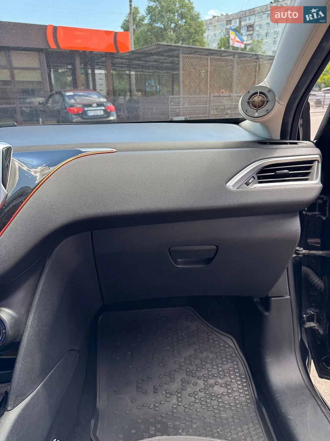 2013 Peugeot 208 - мініатюра 11