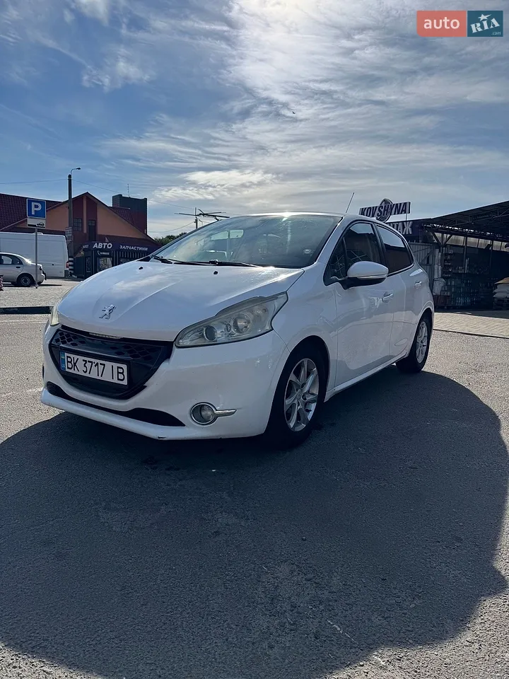 2013 Peugeot 208 - мініатюра 8