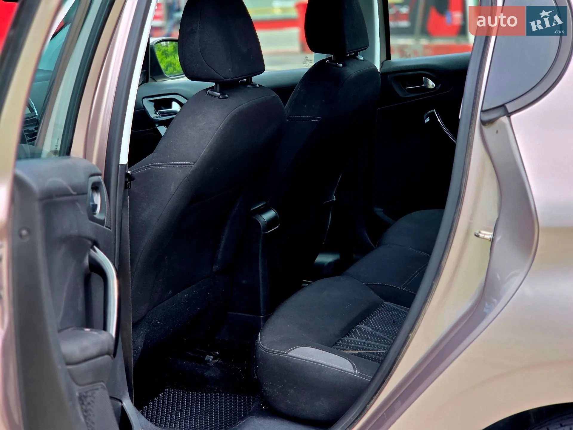 2013 Peugeot 208 - мініатюра 5