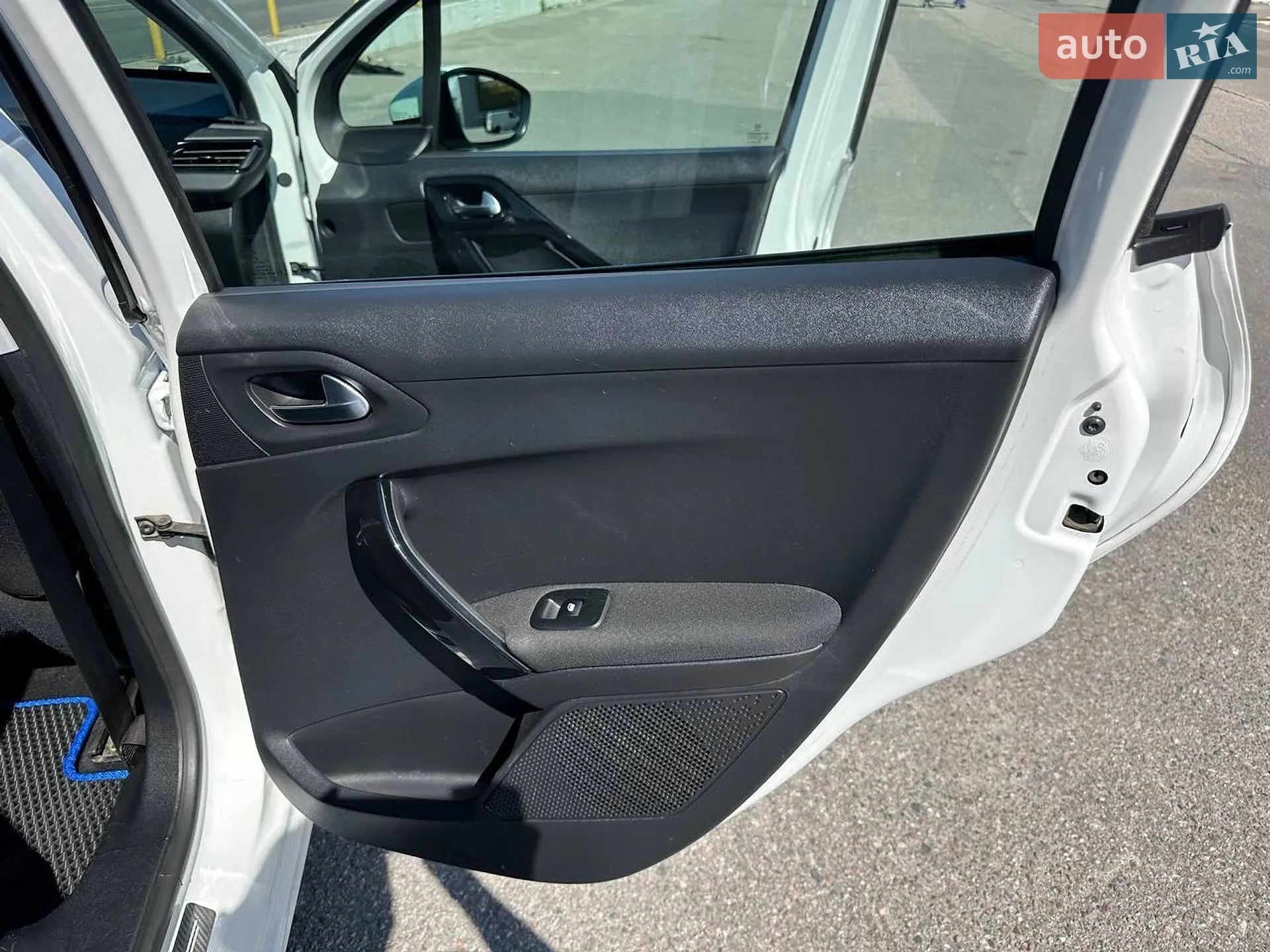 2017 Peugeot 208 - мініатюра 18