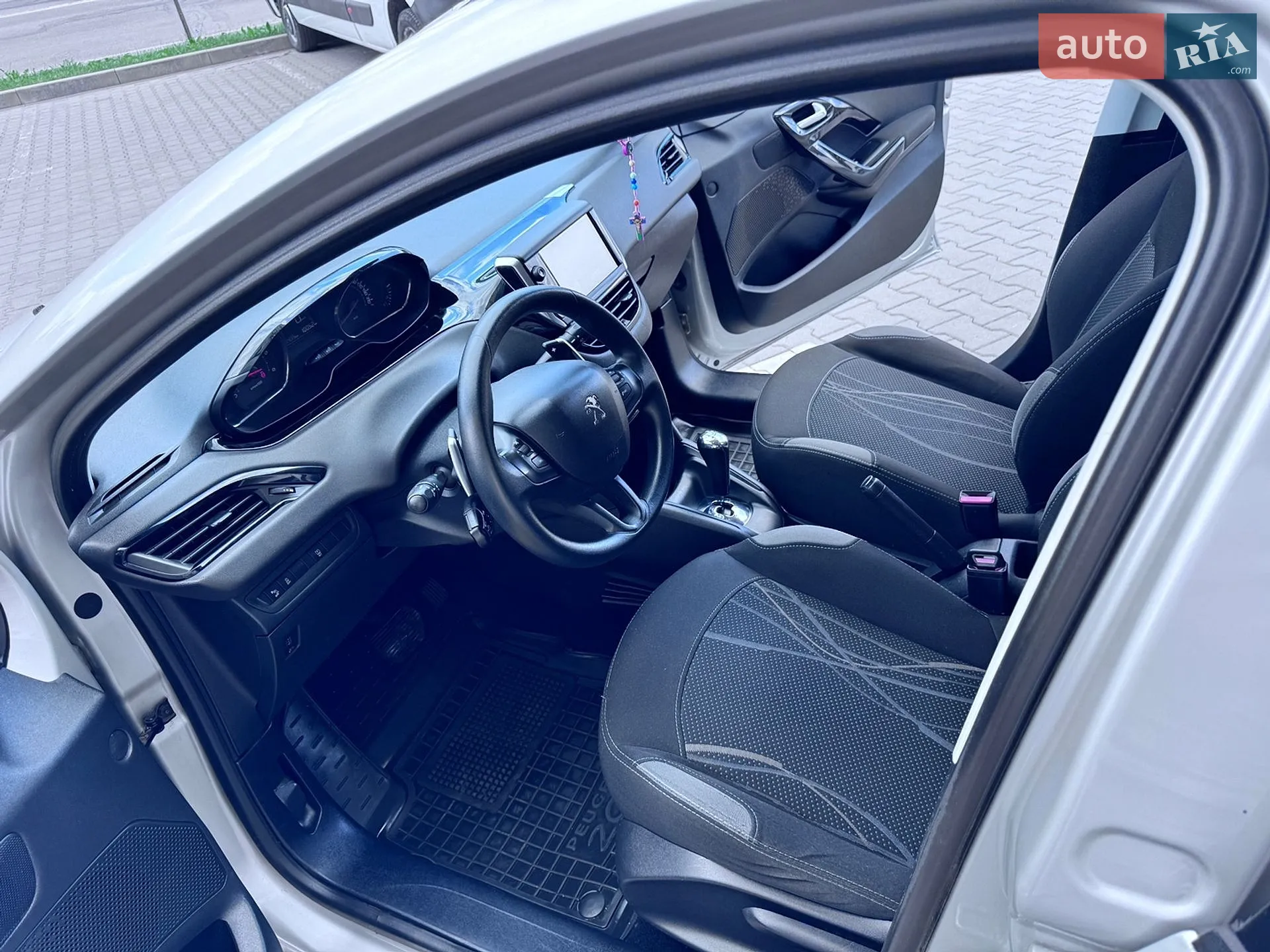 2012 Peugeot 208 - мініатюра 3