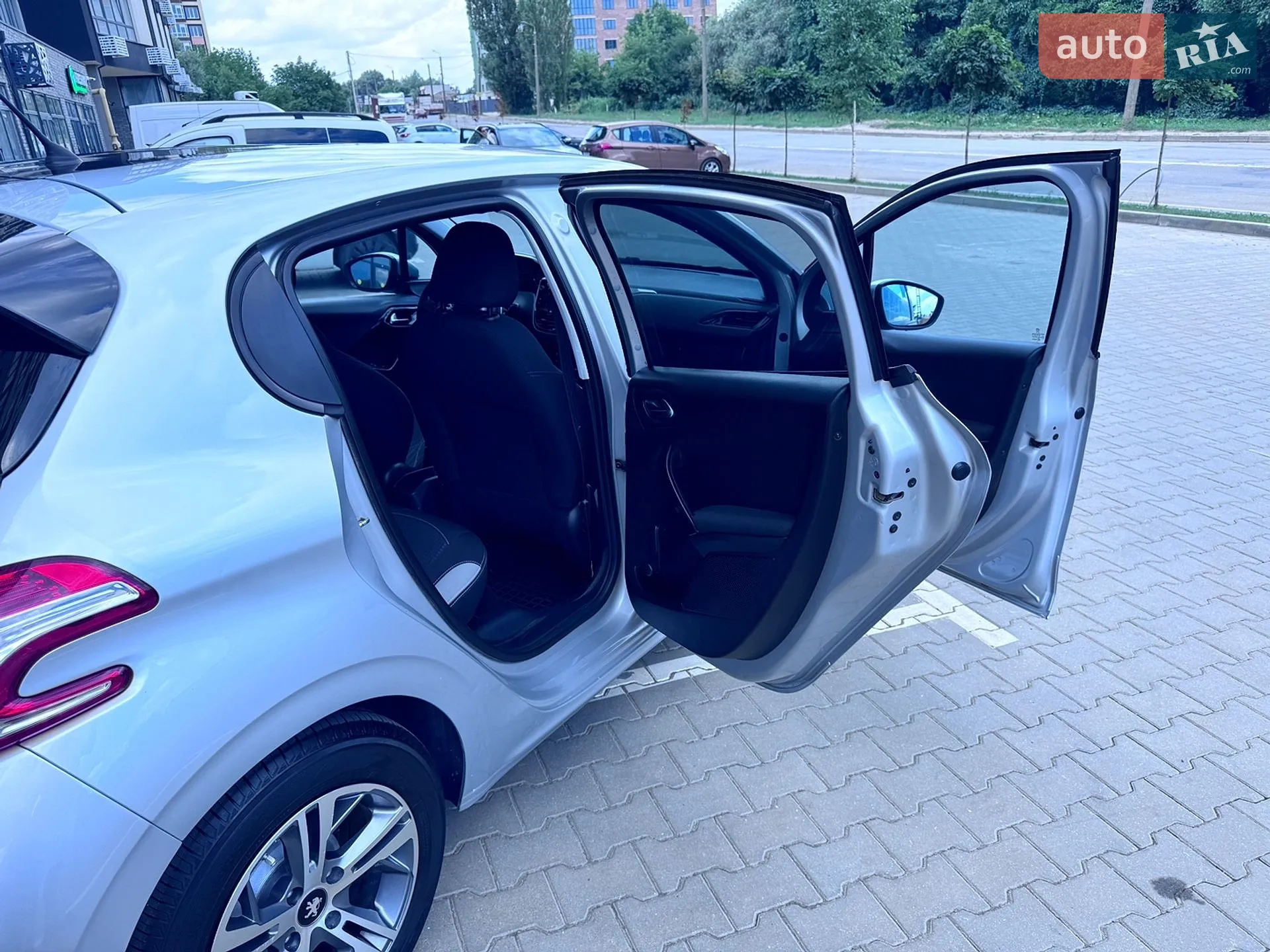 2012 Peugeot 208 - мініатюра 25