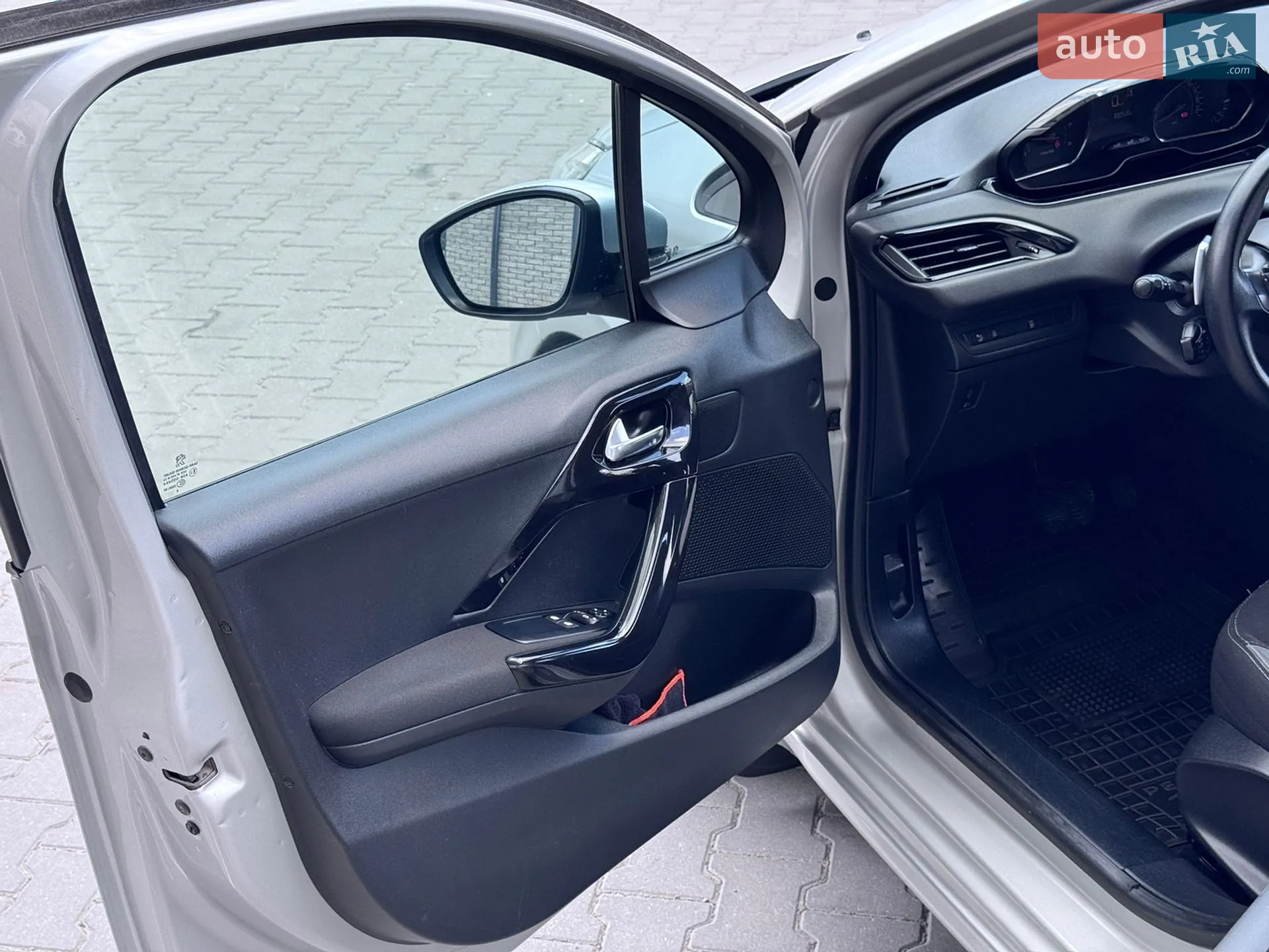 2012 Peugeot 208 - мініатюра 31