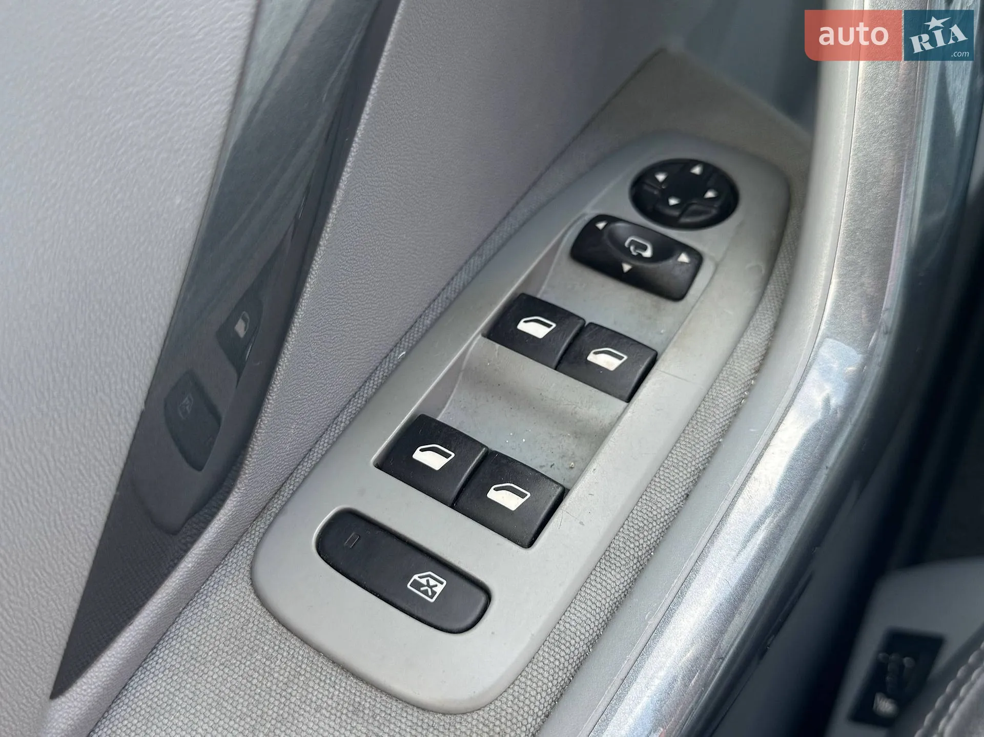 2013 Peugeot 208 - мініатюра 17