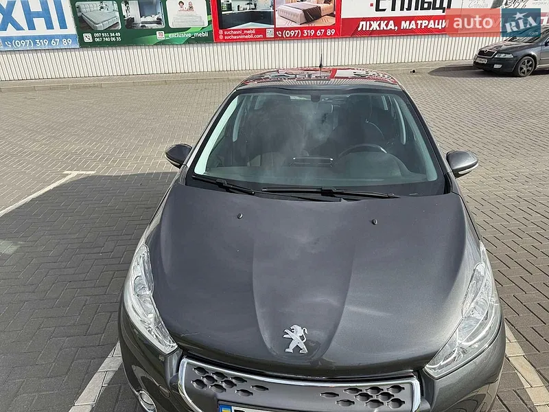 Peugeot 208