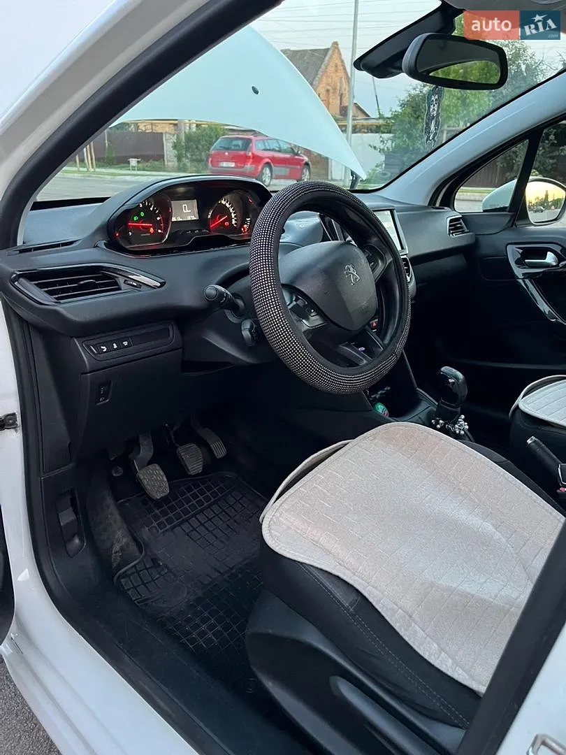 2013 Peugeot 208 - мініатюра 13