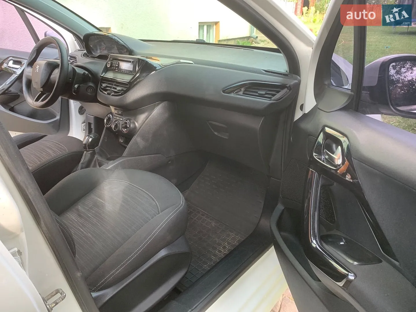2013 Peugeot 208 - мініатюра 11