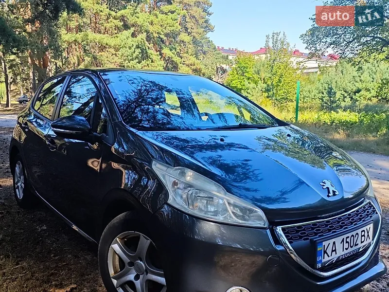 Peugeot 208 2012