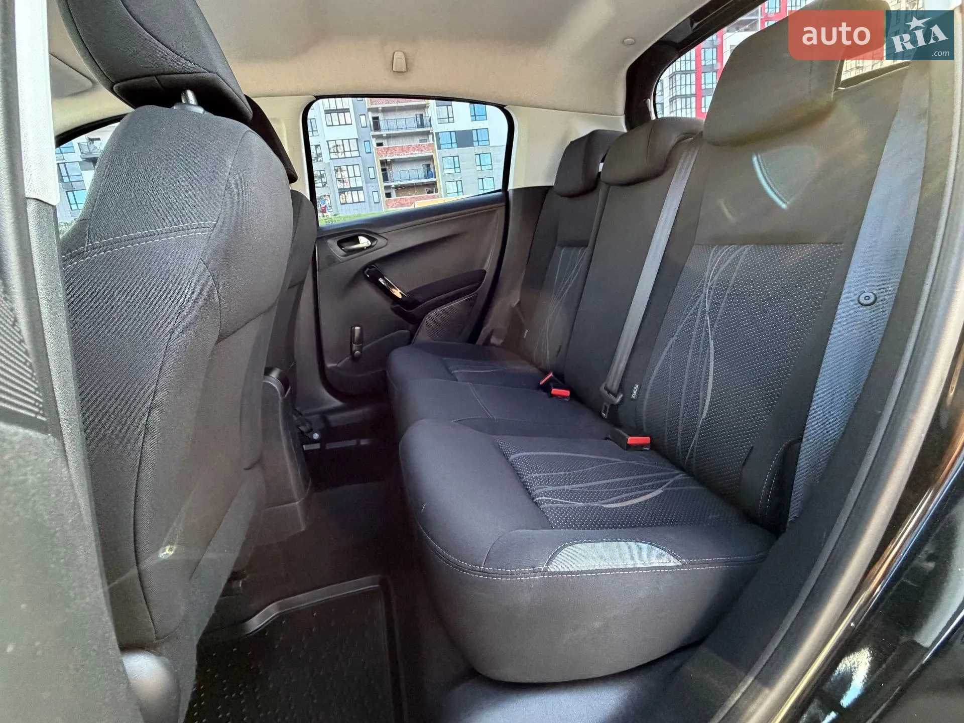 2014 Peugeot 208 - мініатюра 32