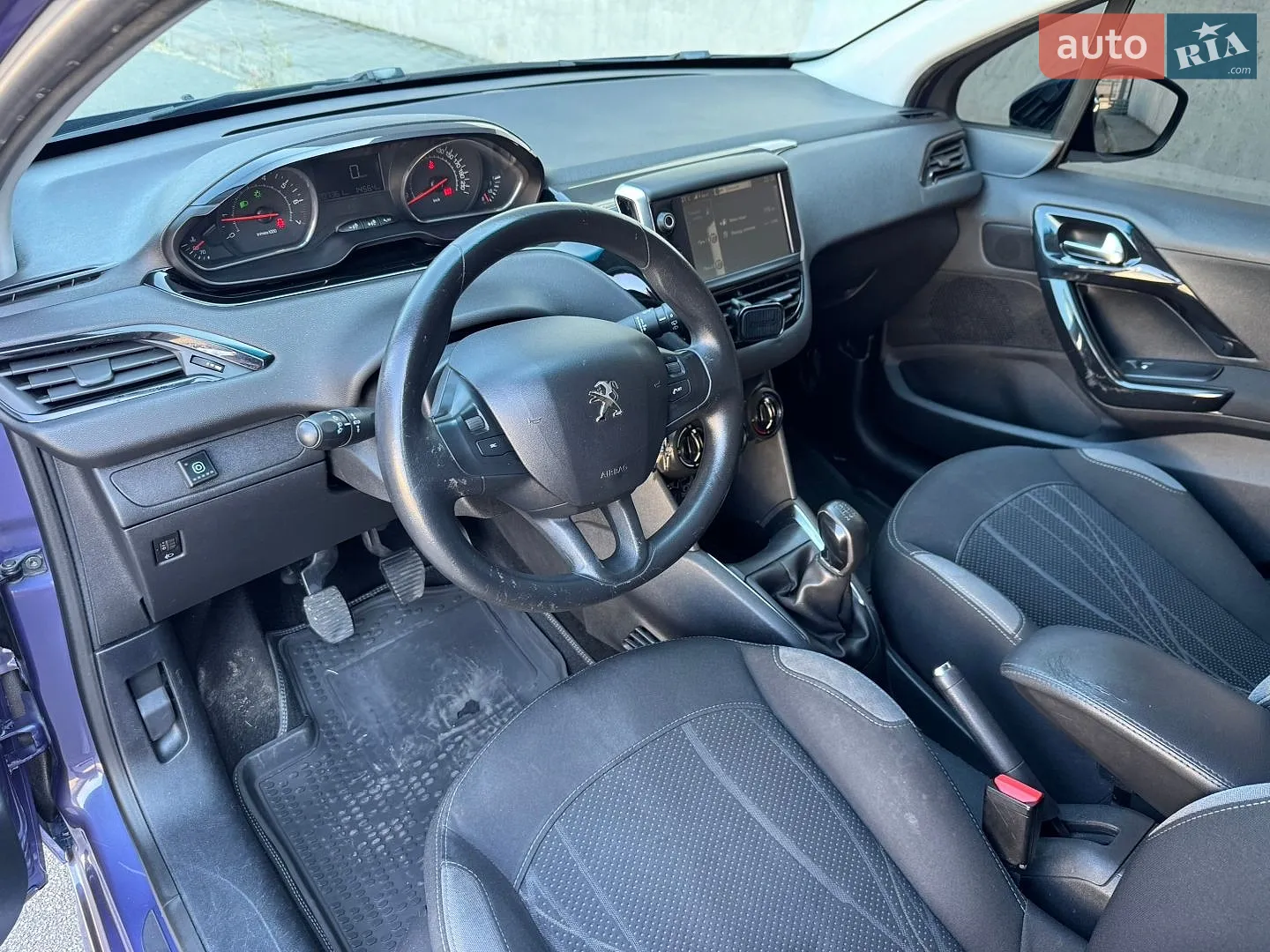 2013 Peugeot 208 - мініатюра 12