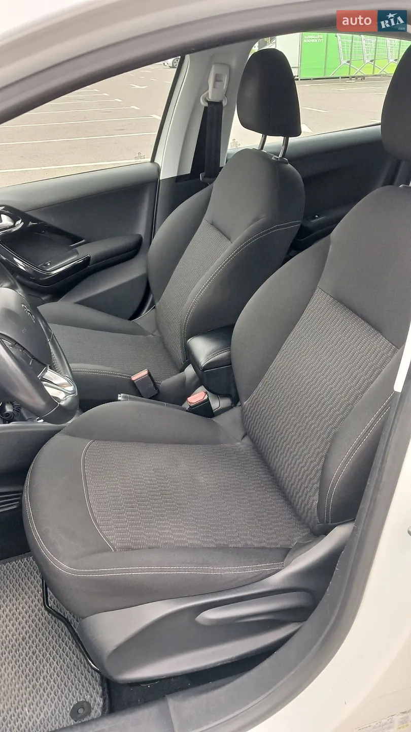 2017 Peugeot 208 - мініатюра 11