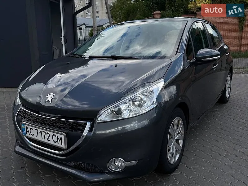 Peugeot 208 2012