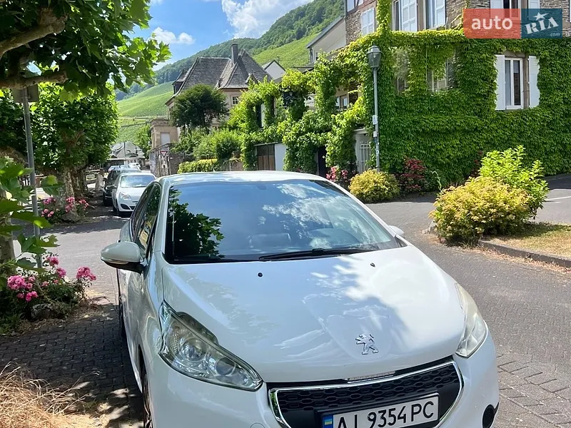 Peugeot 208