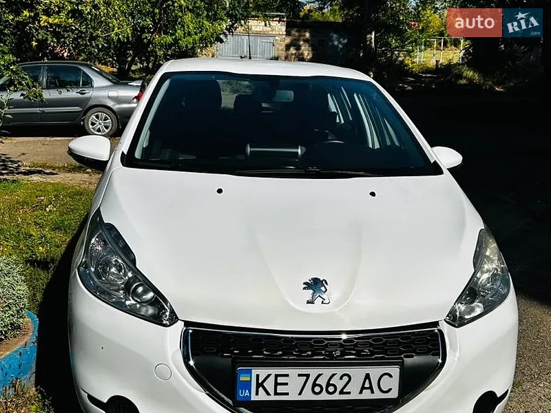 Peugeot 208 2014