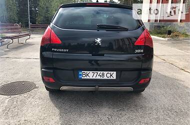 Внедорожник / Кроссовер Peugeot 3008 2010 в Нетешине