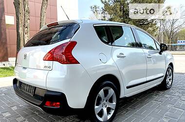 Позашляховик / Кросовер Peugeot 3008 2010 в Дніпрі