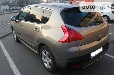 Позашляховик / Кросовер Peugeot 3008 2013 в 