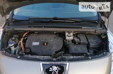 Позашляховик / Кросовер Peugeot 3008 2013 в 