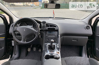 Позашляховик / Кросовер Peugeot 3008 2010 в 