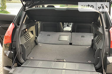 Позашляховик / Кросовер Peugeot 3008 2010 в 