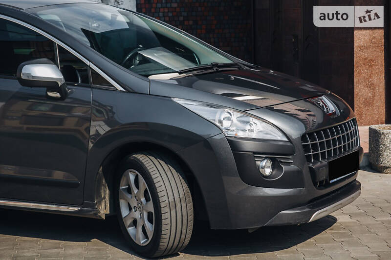 Внедорожник / Кроссовер Peugeot 3008 2011 в Новой Каховке