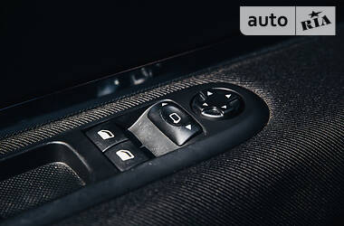 Позашляховик / Кросовер Peugeot 3008 2011 в 