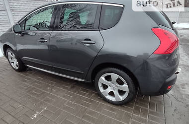 Универсал Peugeot 3008 2013 в Киеве