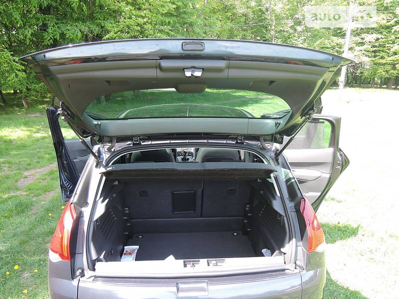 Універсал Peugeot 3008 2014 в Львові