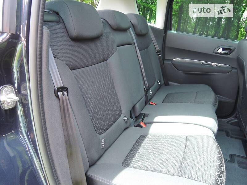 Універсал Peugeot 3008 2014 в Львові