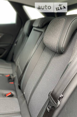 Позашляховик / Кросовер Peugeot 3008 2022 в 