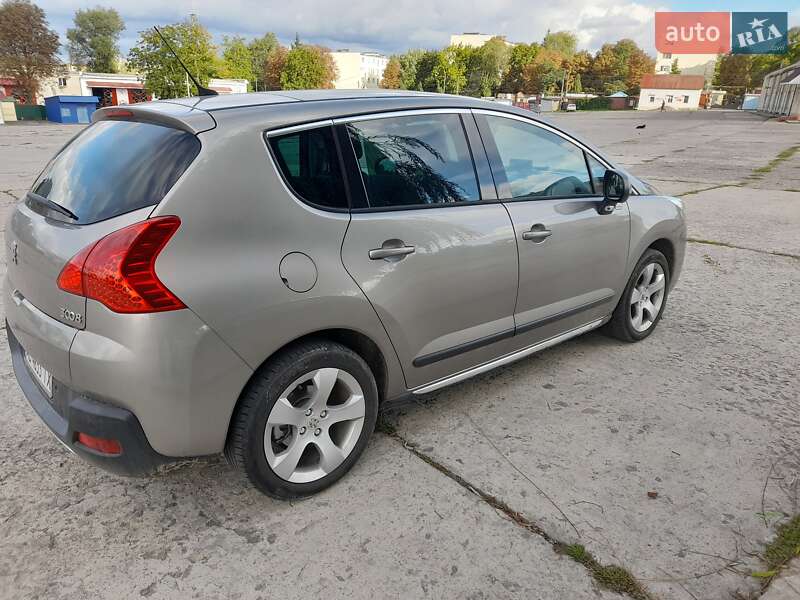 Позашляховик / Кросовер Peugeot 3008 2012 в Ладижині