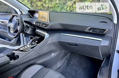 Универсал Peugeot 3008 2021 в 