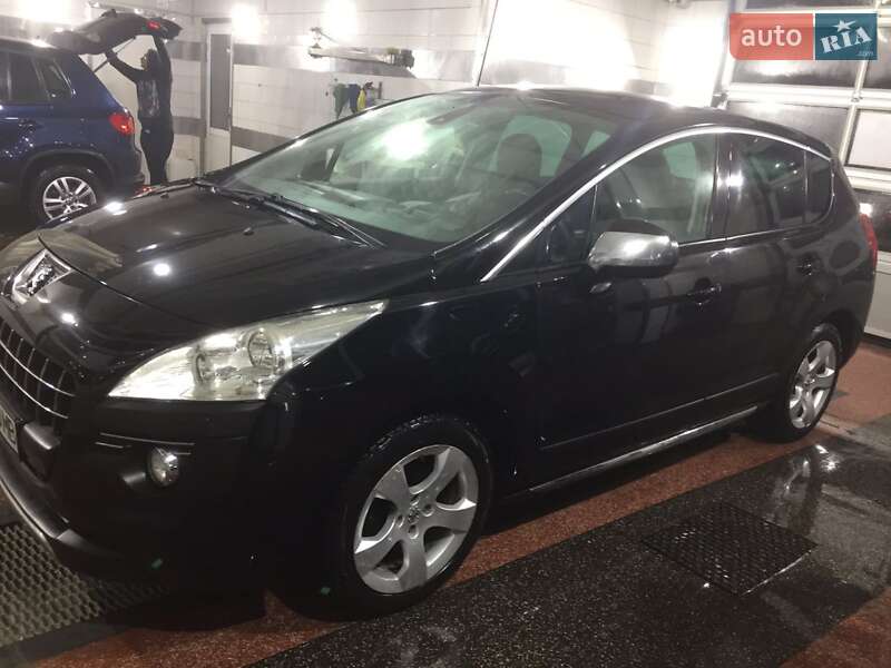 Позашляховик / Кросовер Peugeot 3008 2010 в Львові