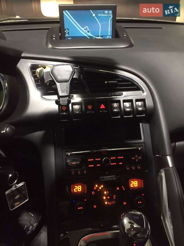 Позашляховик / Кросовер Peugeot 3008 2010 в Львові