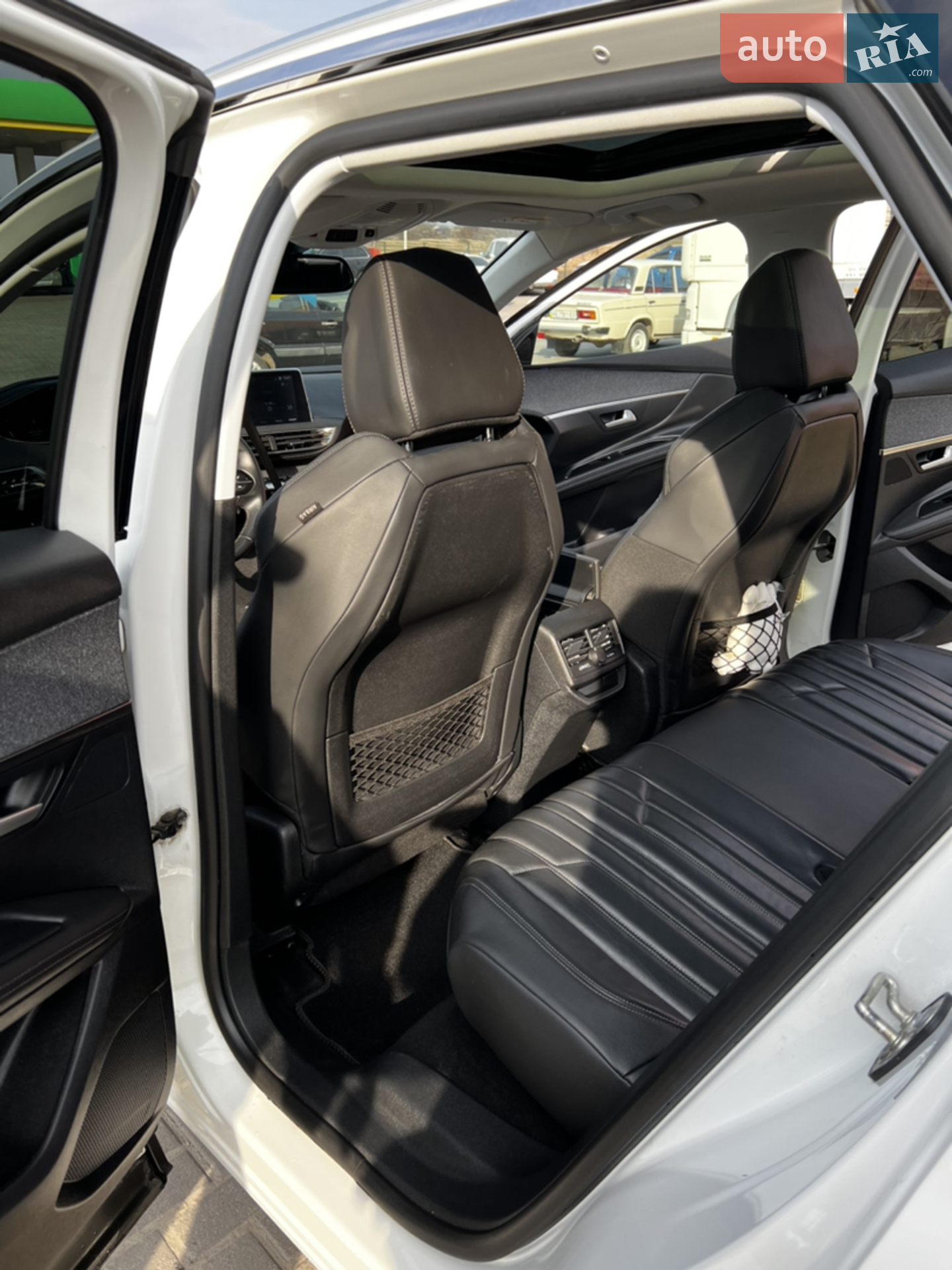 2017 Peugeot 3008 - мініатюра 29