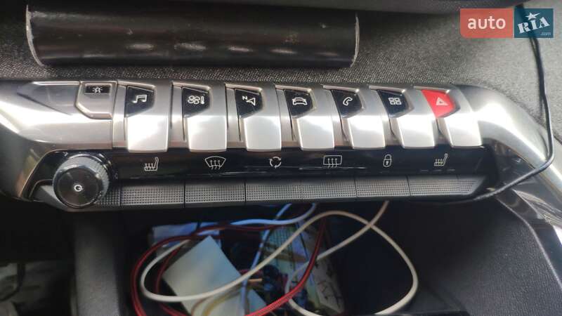 Позашляховик / Кросовер Peugeot 3008 2017 в Миколаєві