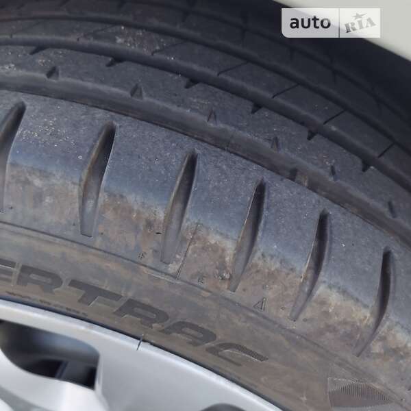 Позашляховик / Кросовер Peugeot 3008 2011 в Запоріжжі