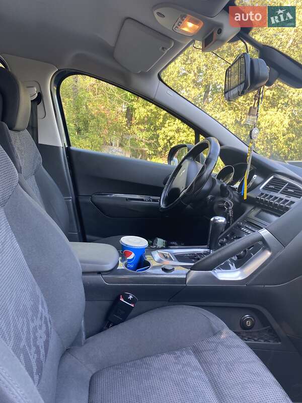 Внедорожник / Кроссовер Peugeot 3008 2012 в Кривом Роге