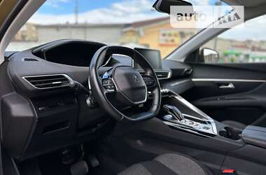 Позашляховик / Кросовер Peugeot 3008 2017 в 