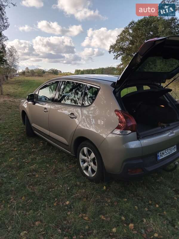 Позашляховик / Кросовер Peugeot 3008 2013 в Звягелі