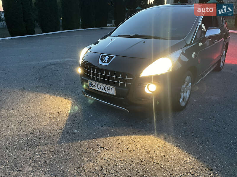 Позашляховик / Кросовер Peugeot 3008 2011 в Дубні