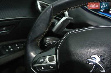 Позашляховик / Кросовер Peugeot 3008 2017 в 