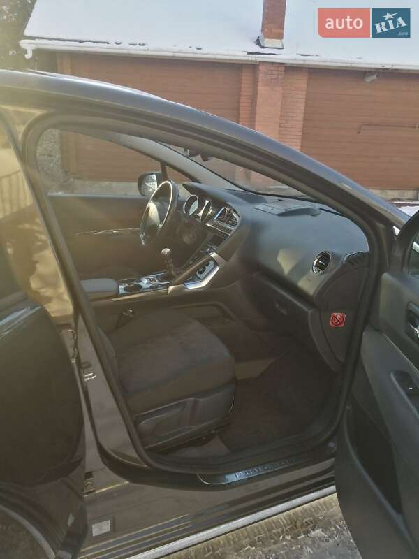 Внедорожник / Кроссовер Peugeot 3008 2011 в Ивано-Франковске