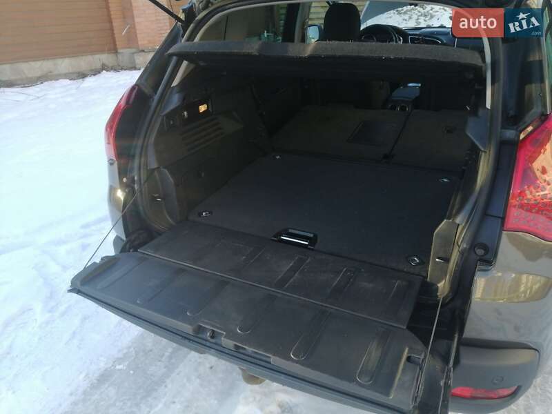 Внедорожник / Кроссовер Peugeot 3008 2011 в Ивано-Франковске