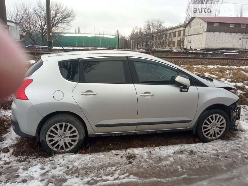 Внедорожник / Кроссовер Peugeot 3008 2010 в Киеве