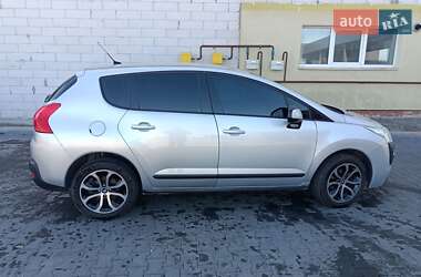 Позашляховик / Кросовер Peugeot 3008 2012 в 