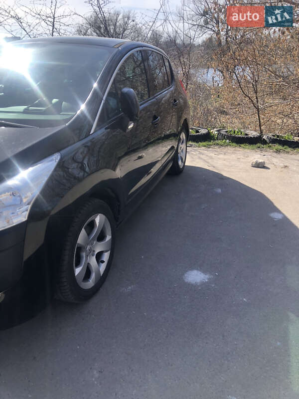 Внедорожник / Кроссовер Peugeot 3008 2009 в Калиновке