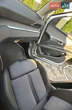 Внедорожник / Кроссовер Peugeot 3008 2021 в Киеве